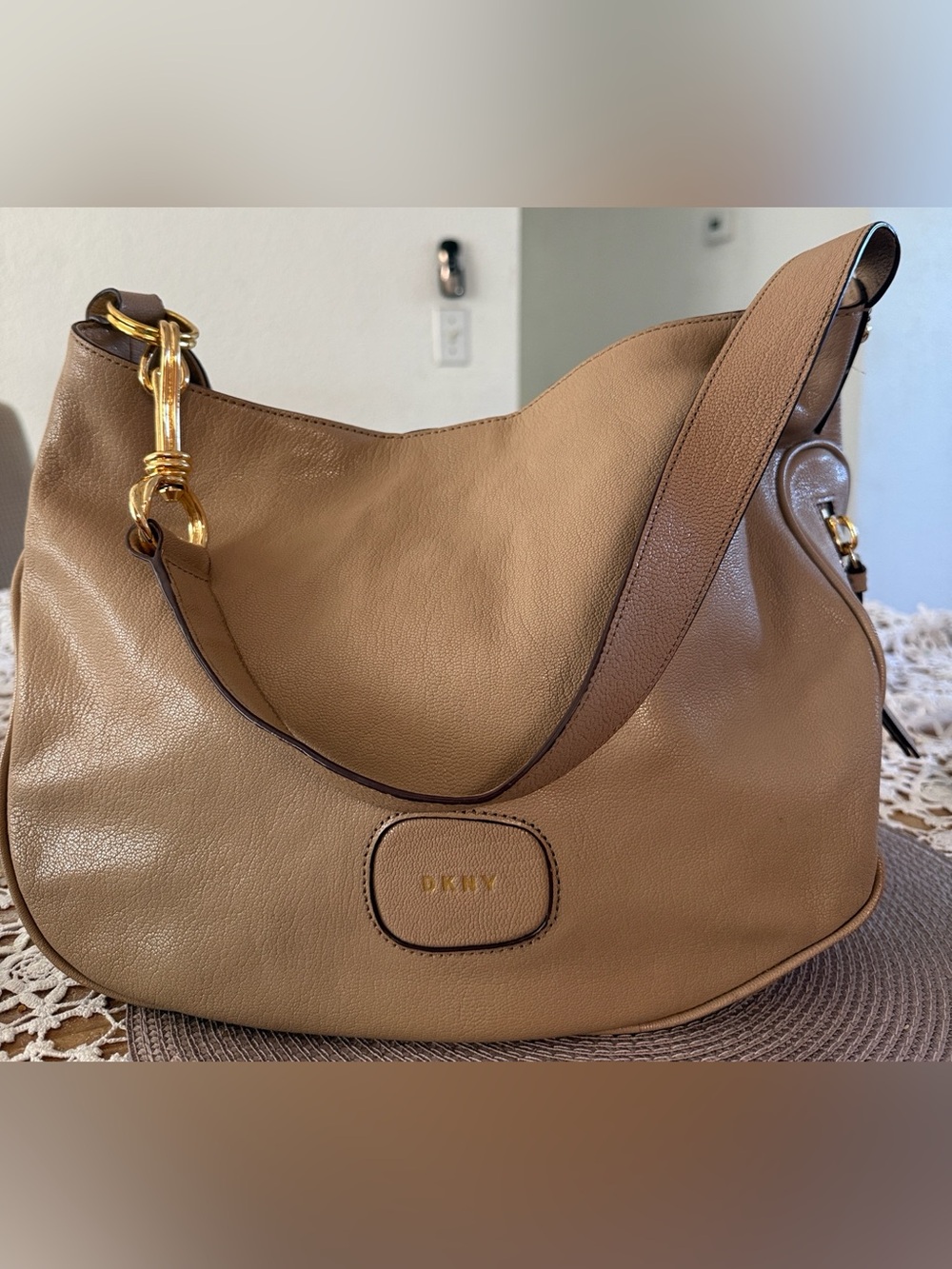 Dkny leather Expandable Shoulder Bag